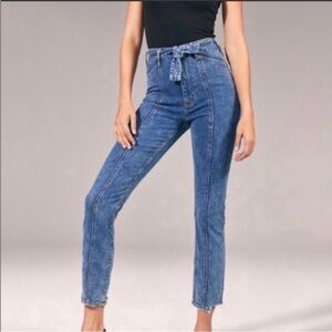 Abercrombie & Fitch Ultra High Rise Mom Jeans Size 27